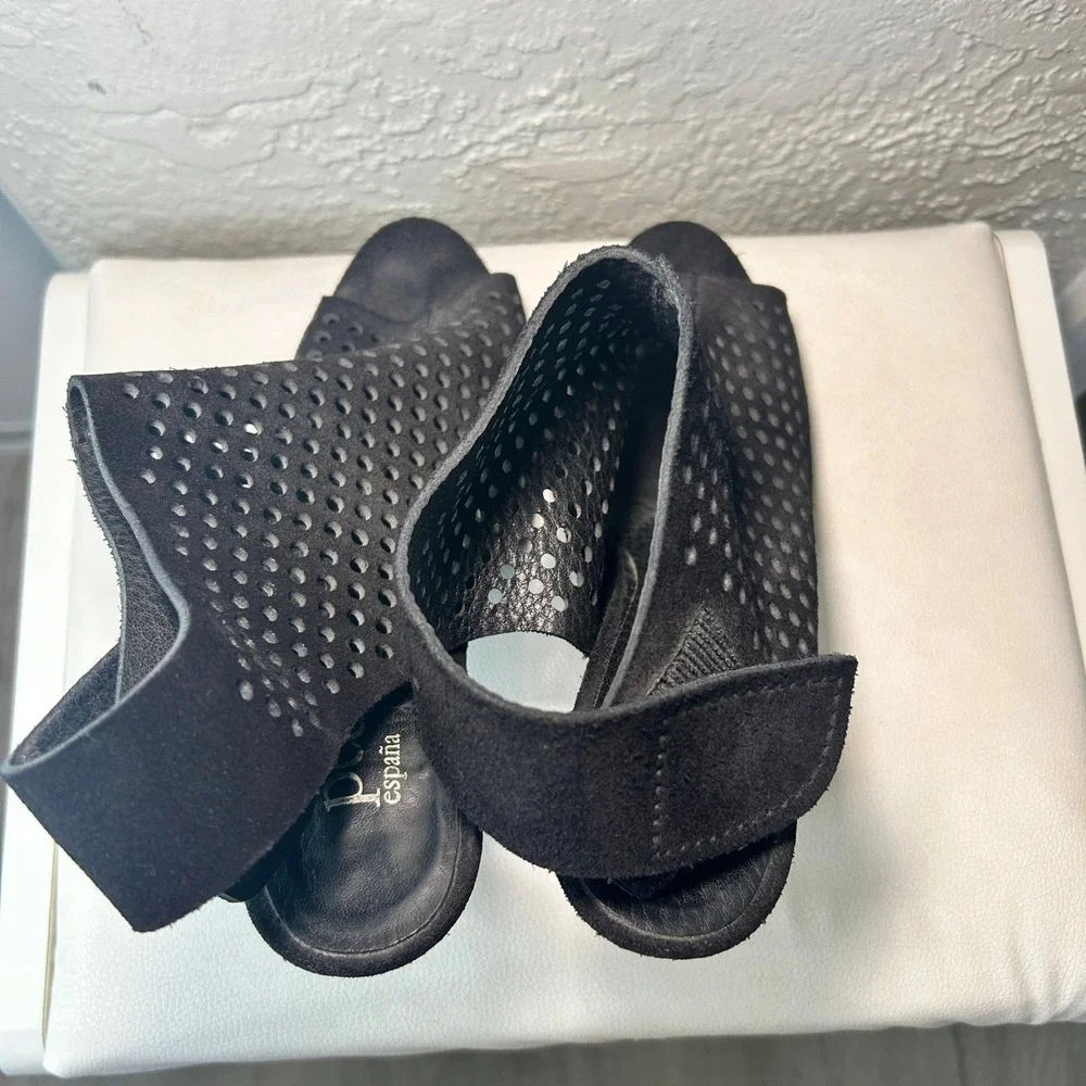 Pedro Garcia Sofia Black Suede Leather Peep Toe Heels Slingback‎ Perforated Sz 9